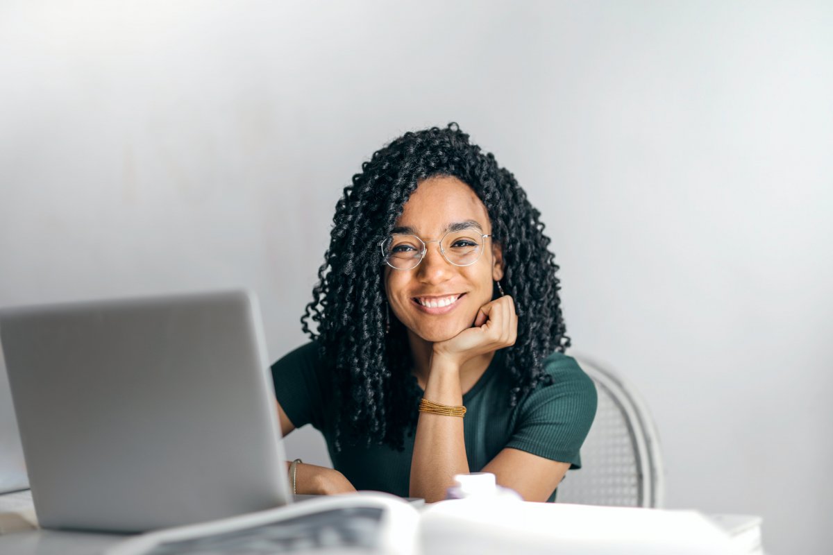 Afro Presença oferta mais de 5.000 vagas de trabalho a jovens negras e negros