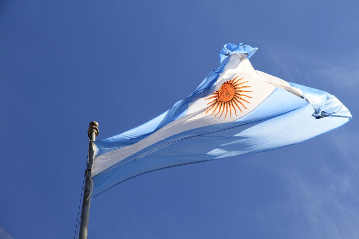 FMI diz que revisão de programa de dívida da Argentina já está em andamento