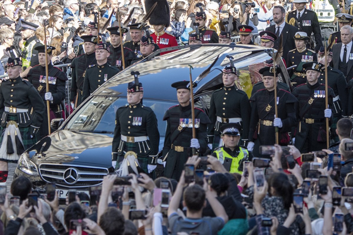 Caixão da rainha Elizabeth II ficará exposto em Londres por 4 dias 