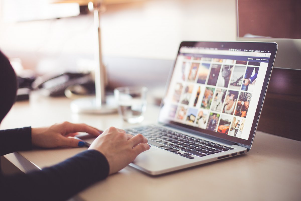 Mais de 28 milhões de brasileiros não usaram a internet em 2021, afirma IBGE