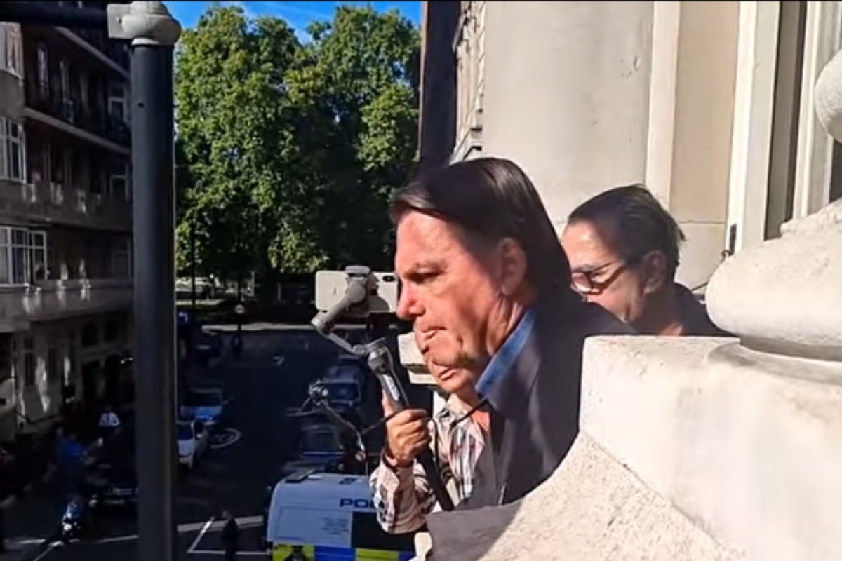 TSE: Ministro proíbe Bolsonaro de usar discurso na embaixada de Londres na campanha eleitoral 