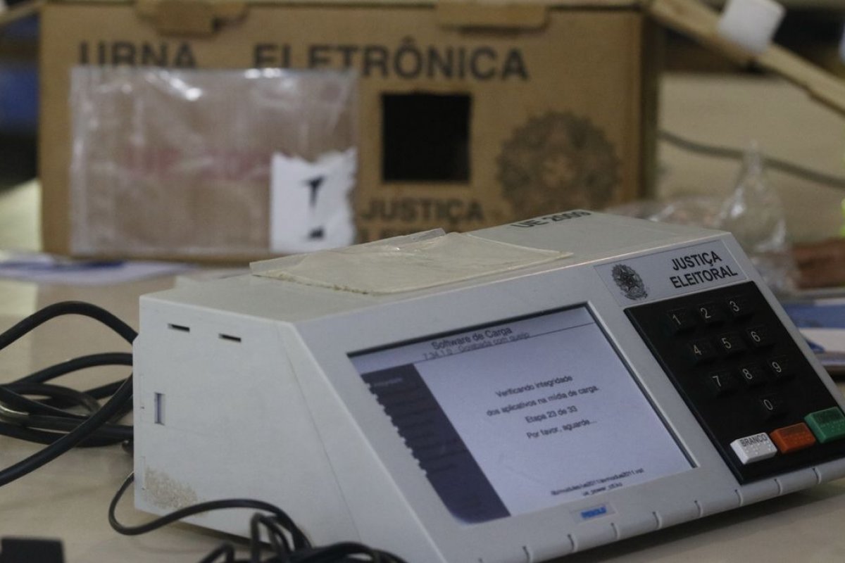 Eleições 2022: urnas eletrônicas começam a ser equipadas na Bahia