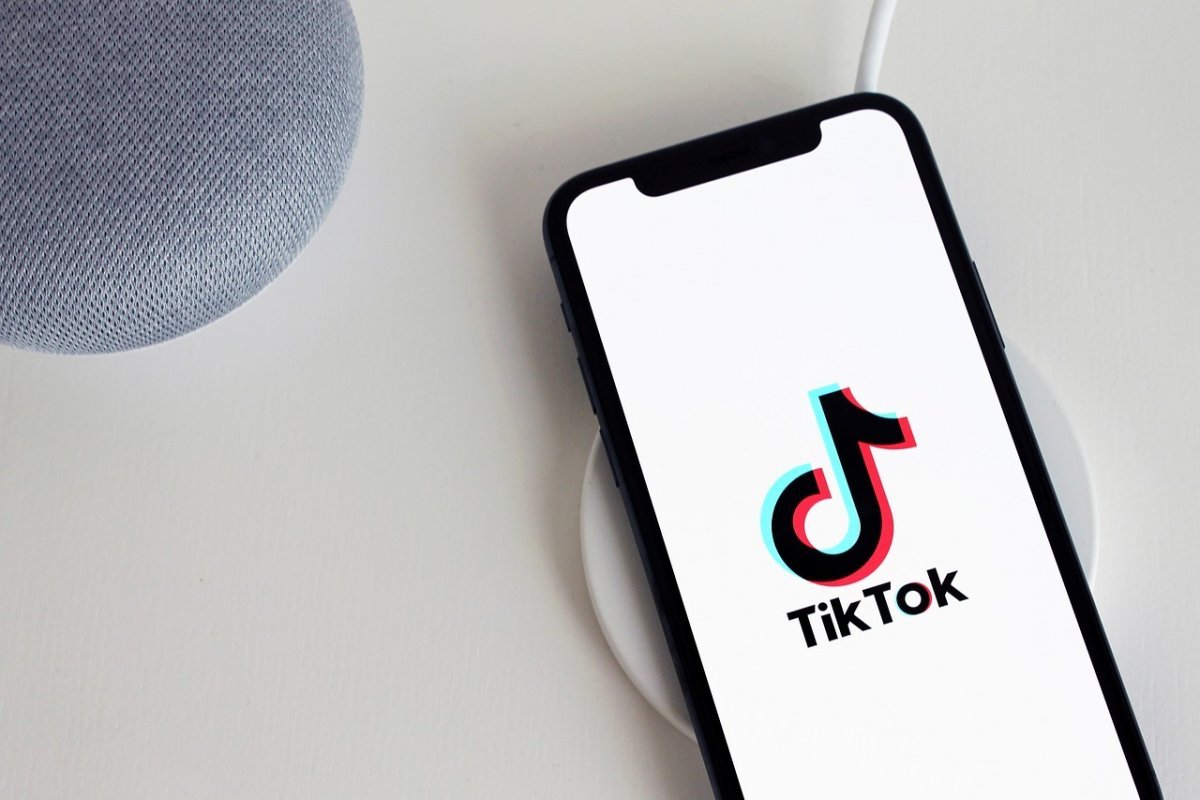 TikTok pode levar usuários a acreditarem em notícias falsas, teorias conspiratórias, diz pesquisa
