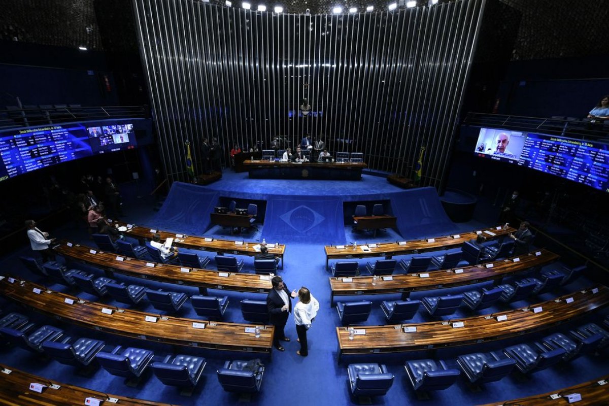 Projeto de Lei que permite mudanças nos recursos para o combate à covid-19 deve ser votado antes da eleição 