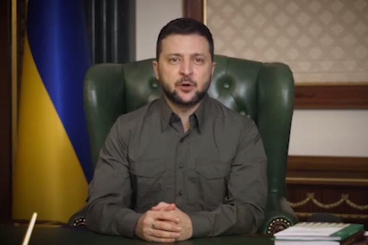 Presidente da Ucrânia pede que países não cedam à “chantagem” após ameaças de Putin
