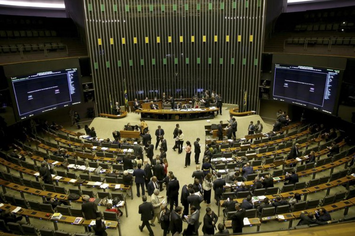 CCJ da Câmara suspende votação de propostas sobre prisão em 2ª instância