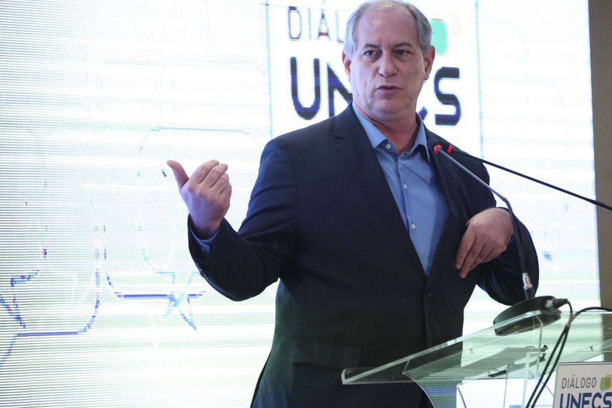 Ciro Gomes afirma que manifesto de apoio a Lula é “fake news” e nega que tenha assinaturas do PDT