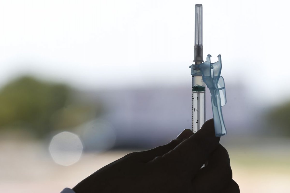 “Liberou Geral” aplica 1ª, 2ª e 3ª dose da vacina contra a Covid-19 pessoas com 18 anos ou mais