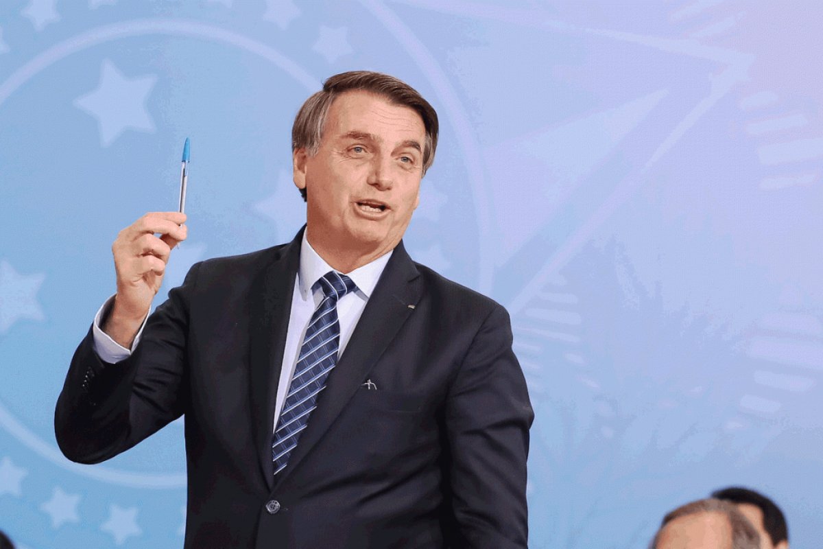 Bolsonaro altera duas medidas provisórias relacionadas ao imposto de renda