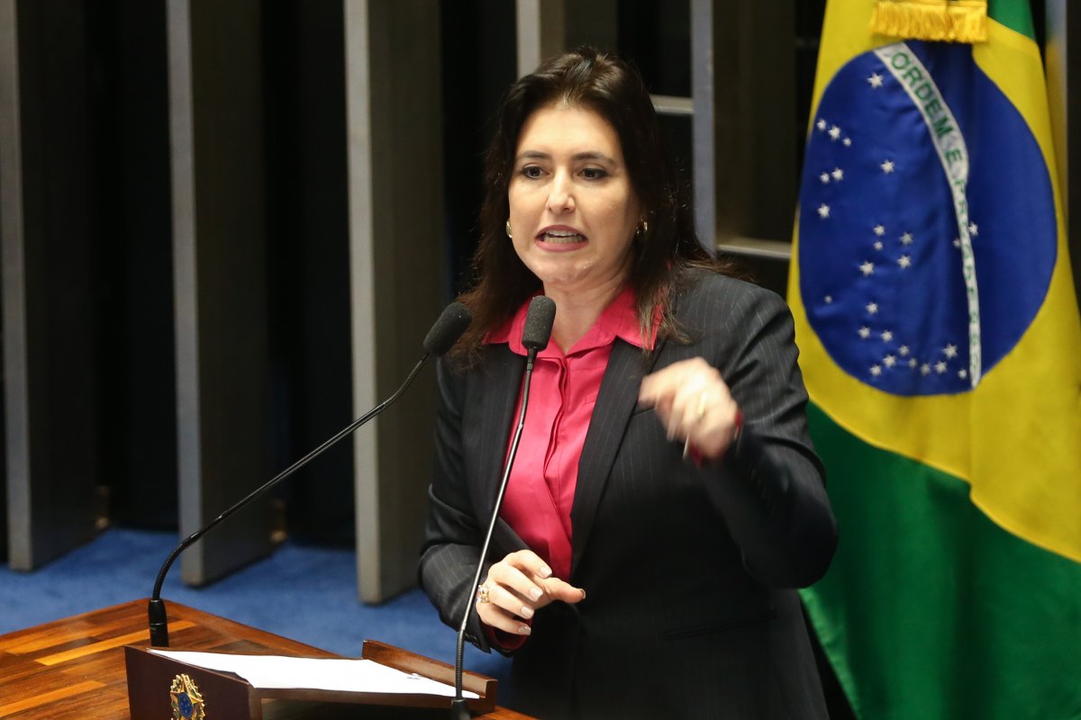 Simone Tebet faz críticas à condução de Aras nos processos contra Bolsonaro