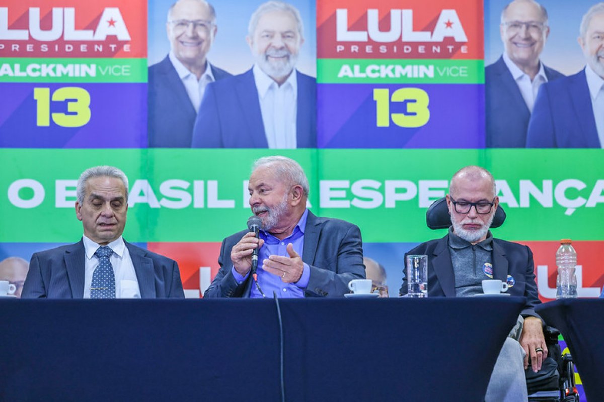 Lula diz que vai recriar Ministério da Previdência caso seja eleito 