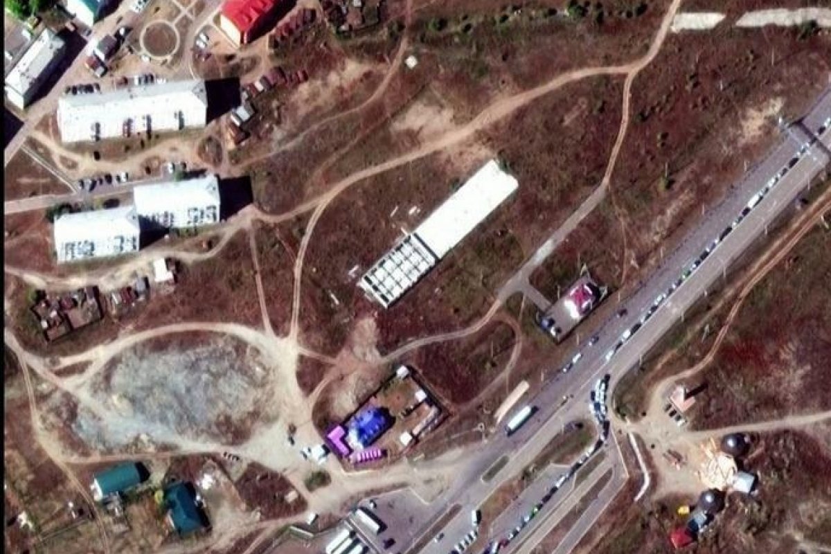 Imagens feitas por satélite mostram filas de carros nas fronteiras da Rússia com Geórgia e Mongólia