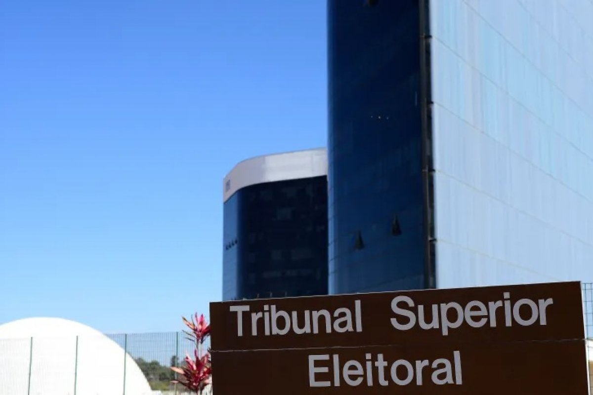 TSE proíbe transporte de armas e munições para o dia de votação do primeiro turno