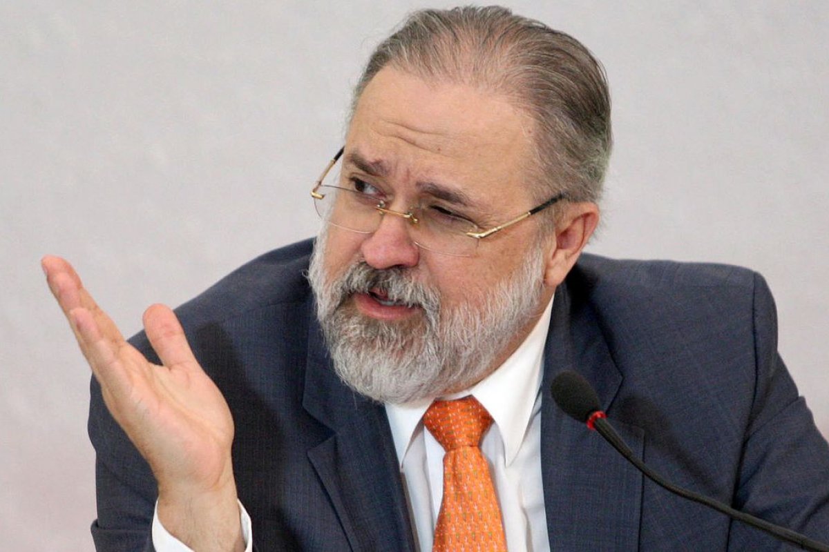 Aras afirma que urnas eletrônicas "inegavelmente" deram fim a fraudes