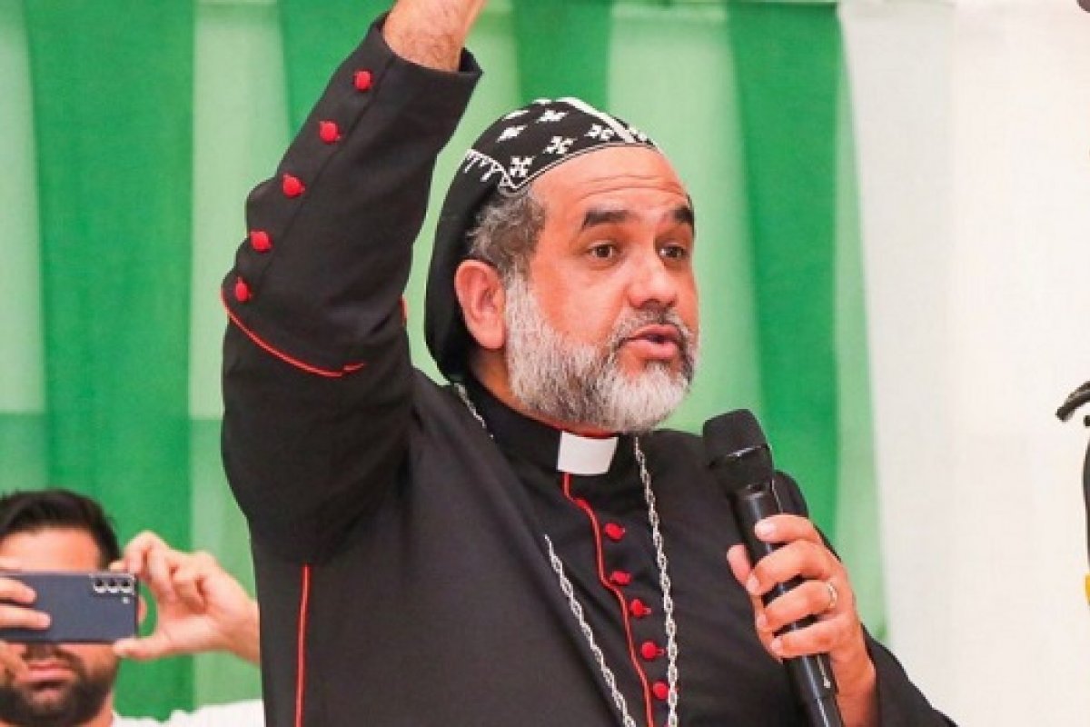Padre Kelmon cita compra de jatinho em resposta a tuíte de Luciano Huck 