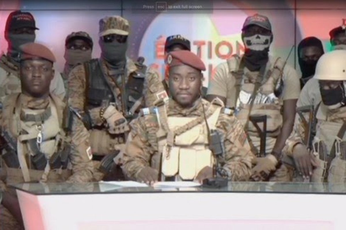 Burkina Faso sofre segundo golpe militar em oito meses