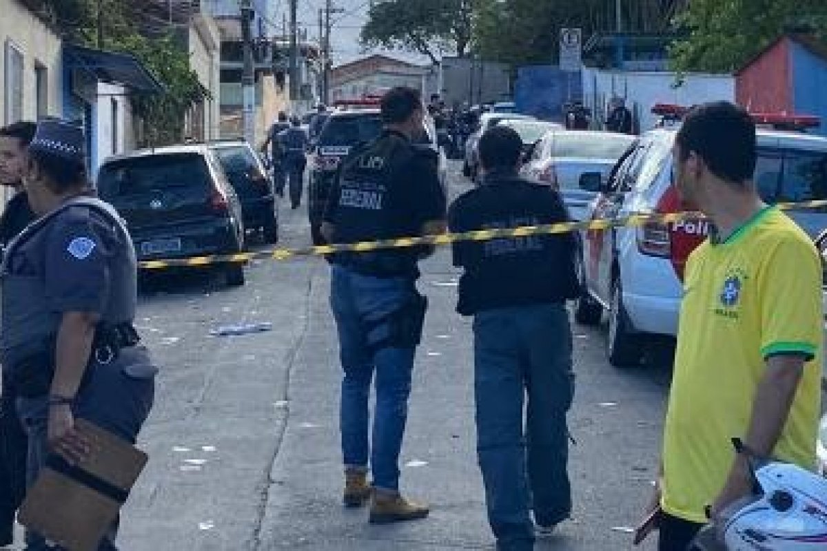 Policiais são baleados em zona eleitoral de SP; relação com eleições é descartada