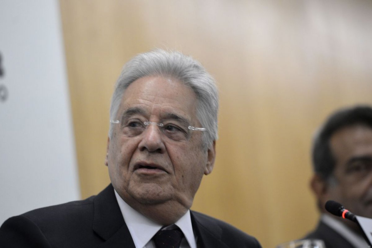 Por causa de indisposição, FHC não vota no primeiro turno das eleições 