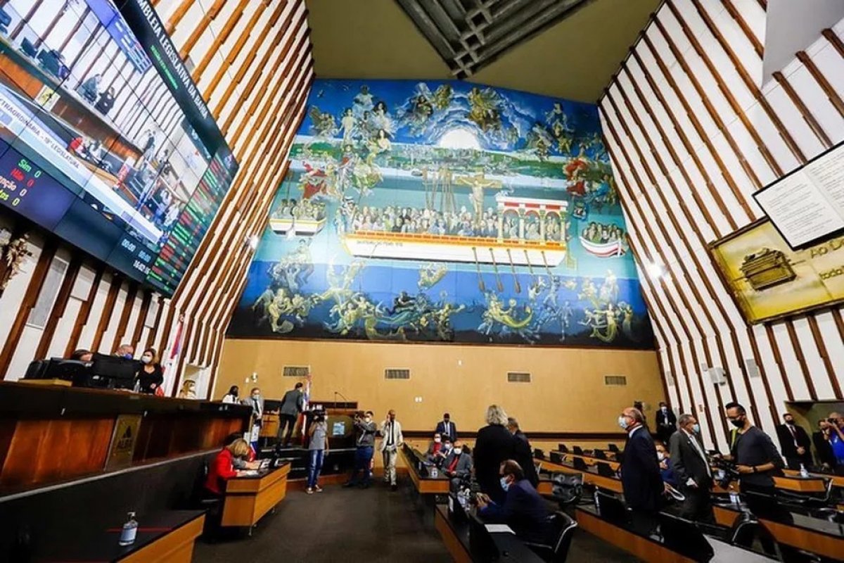 Eleições 2022: apenas 8 dos 64 deputados estaduais eleitos na Bahia são pretos