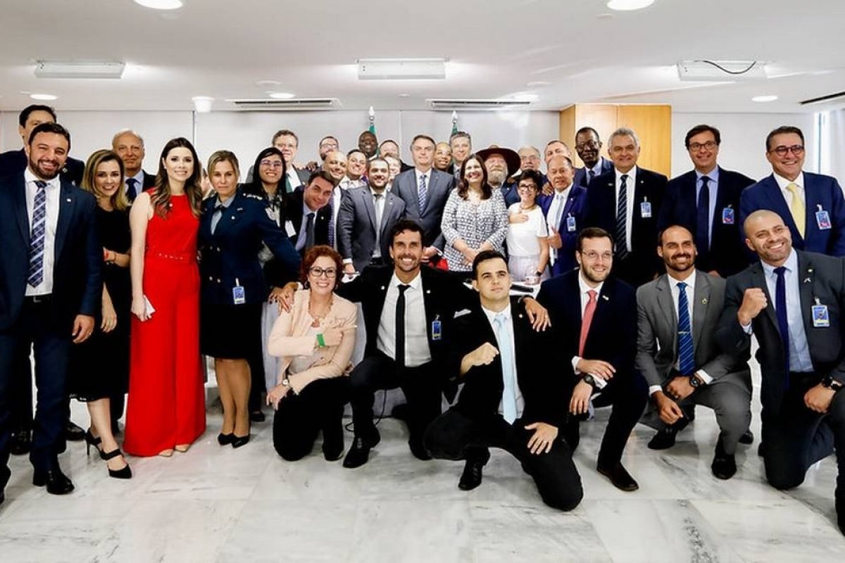 Dos 53 deputados do PSL, 25 devem ir para novo partido de Bolsonaro