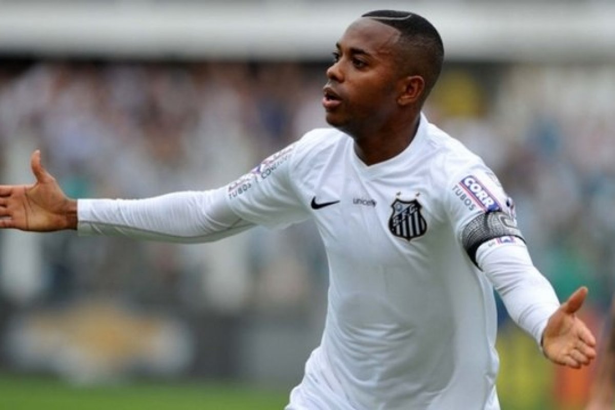 Advogado de vítima de estupro cometido por Robinho na Itália pede que pedido de extradição seja acatado