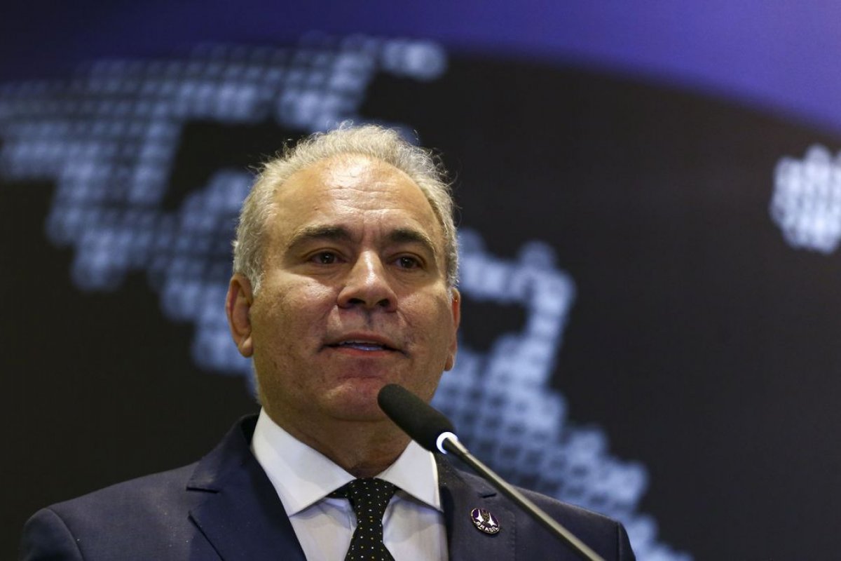Marcelo Queiroga diz que país atingirá meta de vacinação contra a poliomielite