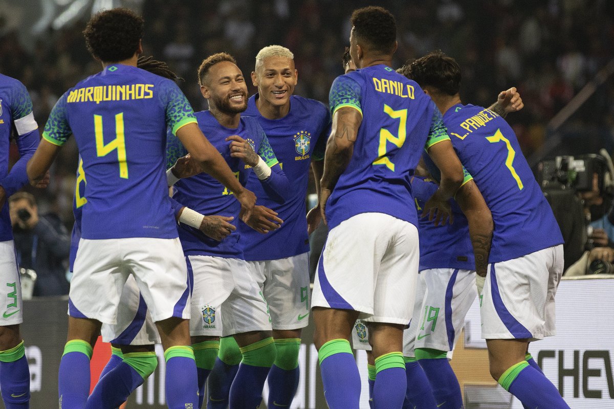 Brasil lidera ranking Fifa e amplia vantagem