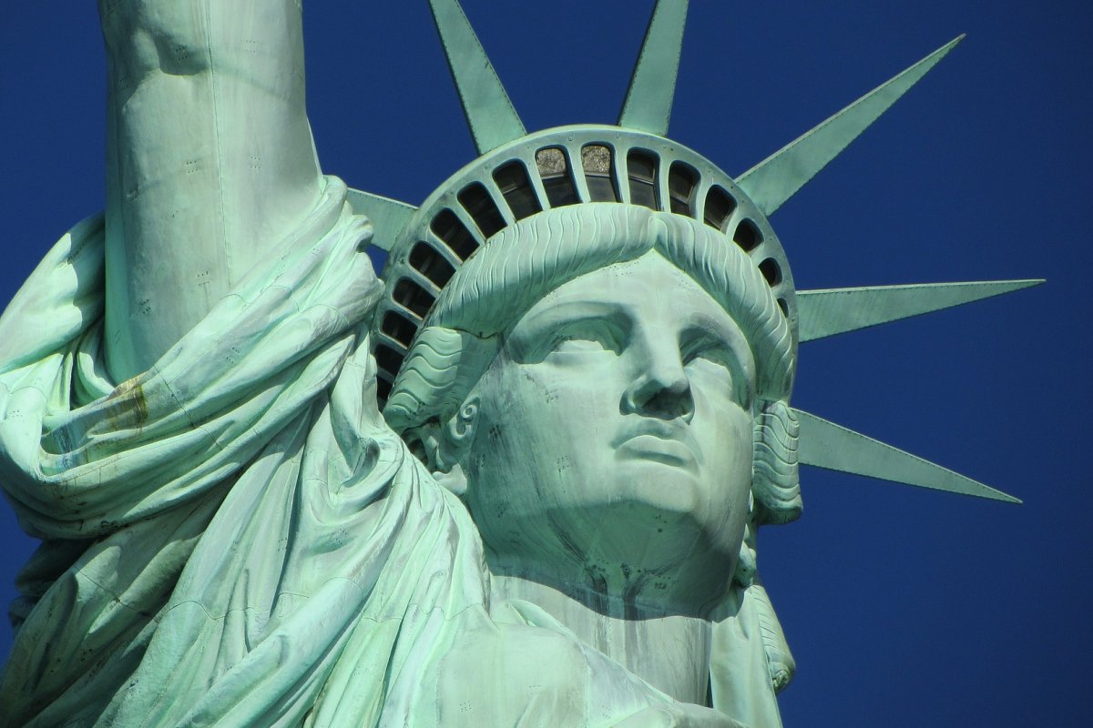 Nova York declara estado de emergência após chegada de imigrantes 