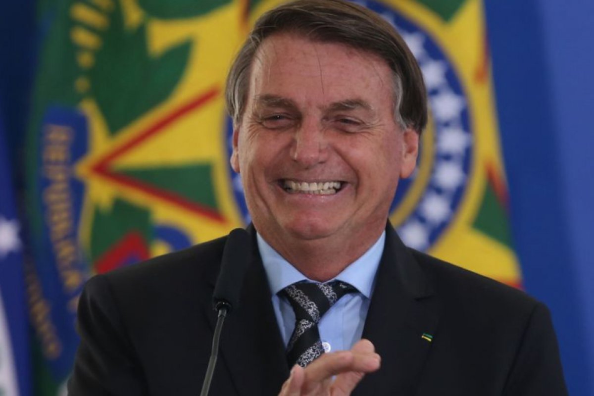 Sobre aumentar o número de ministros do STF, Bolsonaro diz que “Não tem nada concretizado”