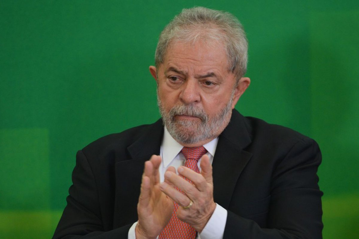 Campanha de Lula solicita remoção de postagens que o associam ao fim do Auxílio Brasil