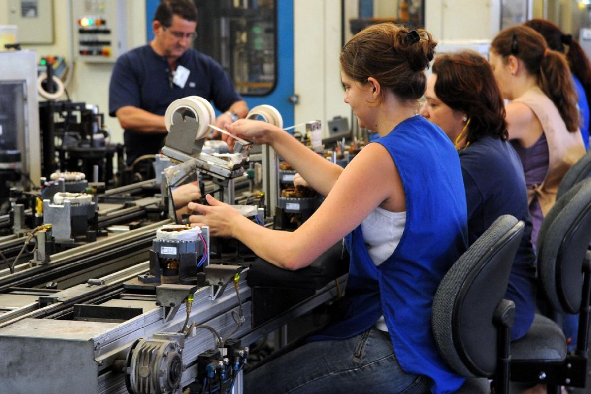 Produção industrial na Bahia registra queda de 2,8% na passagem de julho para agosto 