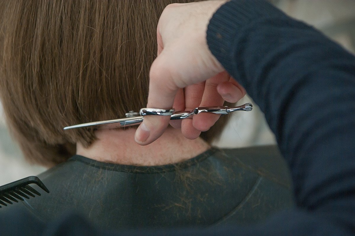 Aprenda sete dicas para cortar cabelo de crianças no espectro autista