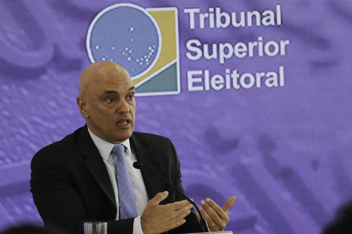TSE vai acelerar combate a assédio eleitoral em empresas, afirma Moraes