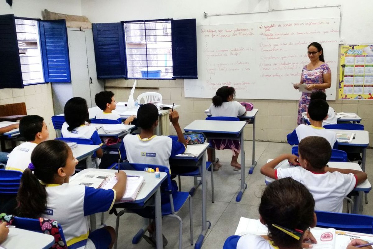 Professores baianos são finalistas de prêmio nacional por práticas antirracistas e de equidade de gênero