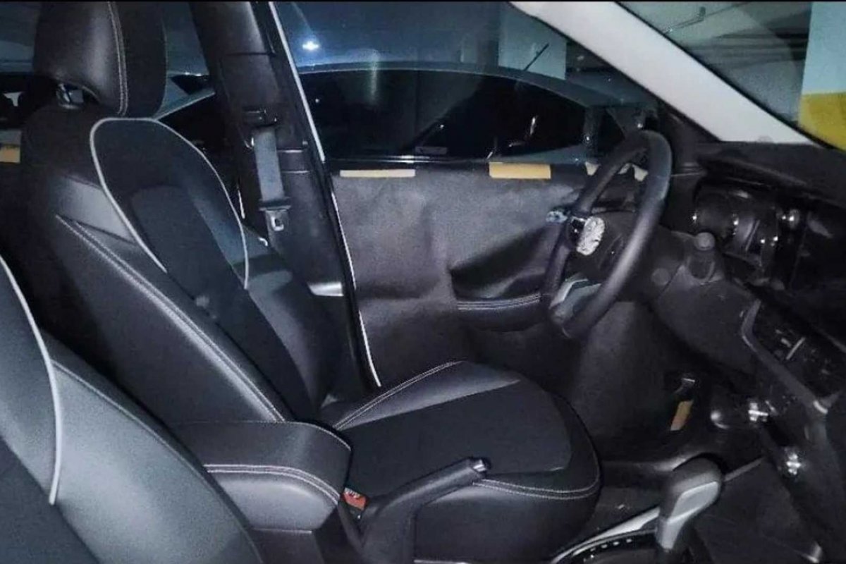 Nova pick-up Chevrolet Montana tem interior revelado em flagra 