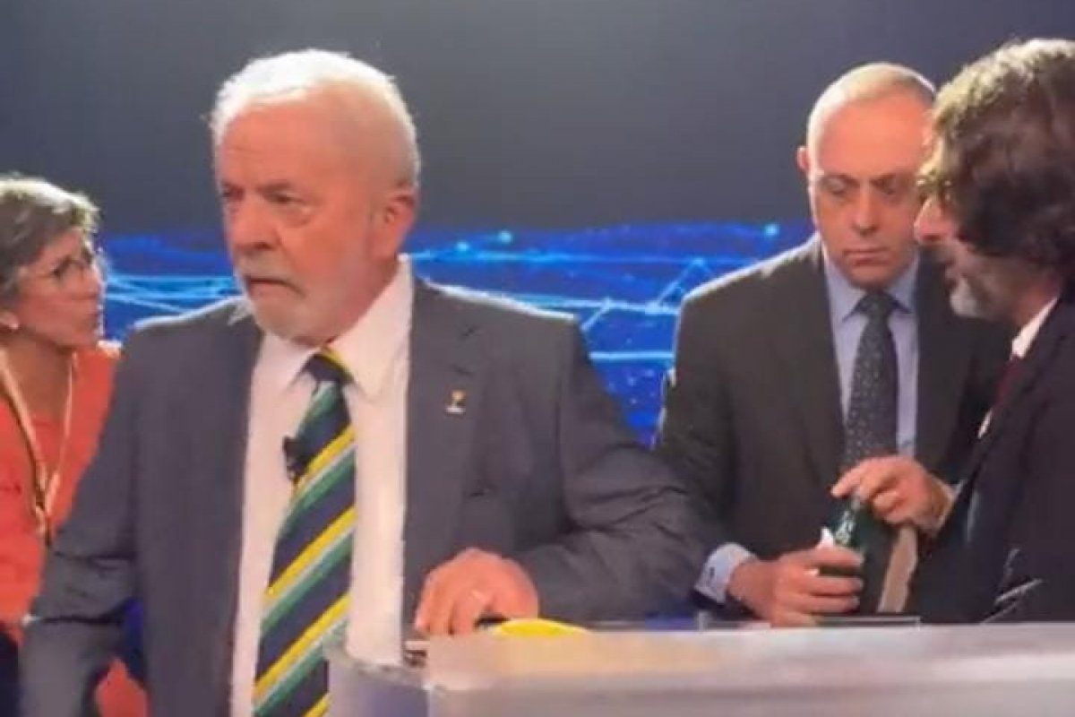 Vídeo: Lula é flagrado destratando fotógrafo durante debate na TV 