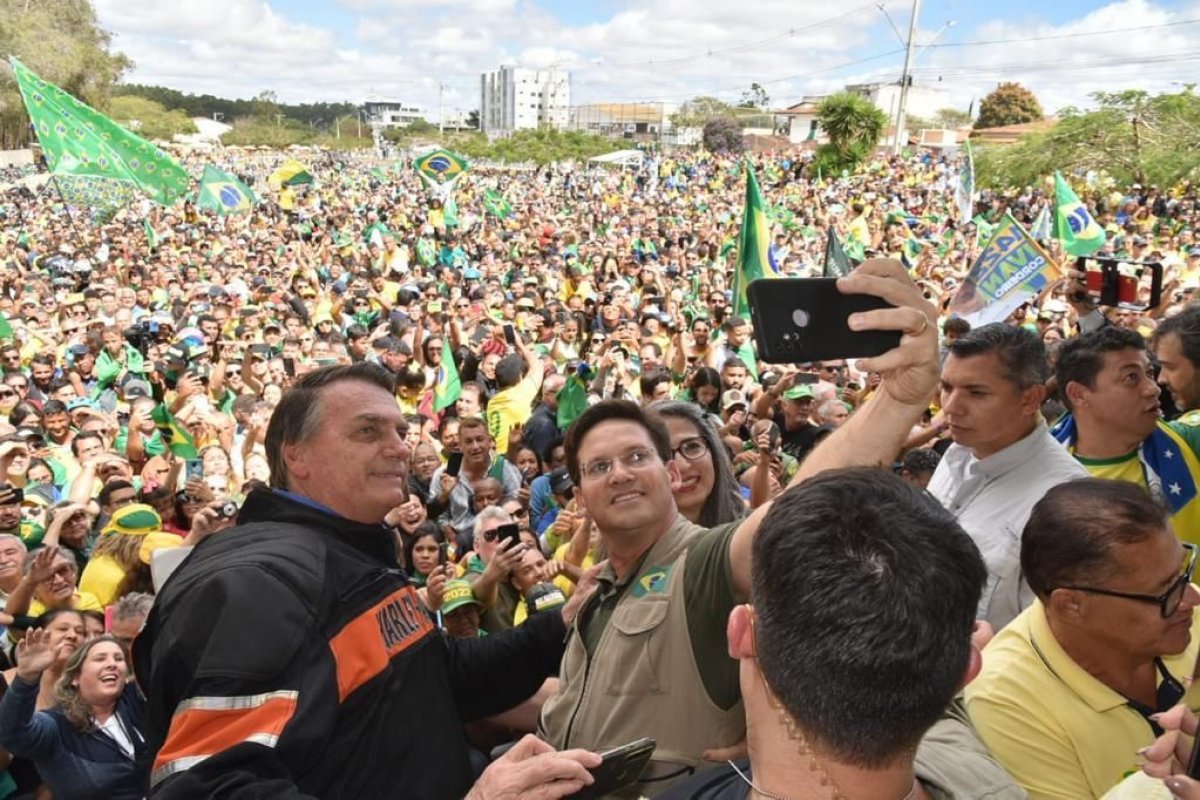 Roma anuncia volta de Bolsonaro à Bahia na próxima semana
