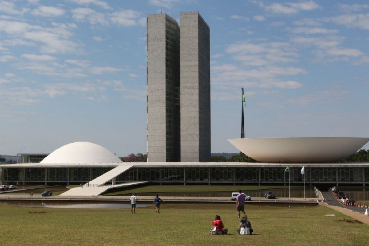 Grupo da Câmara recomenda adoção do semipresidencialismo a partir de 2023