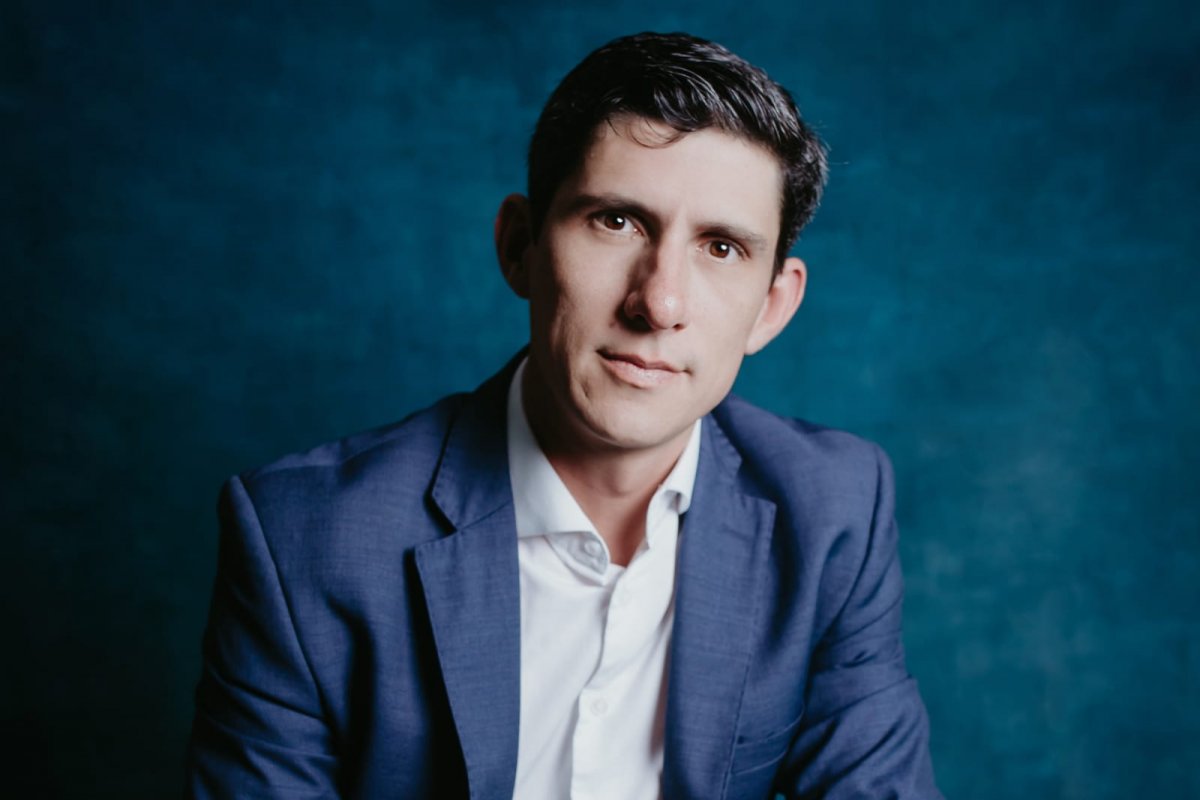 Cirurgião plástico Paulo Sanjuan participa de congresso em São Paulo