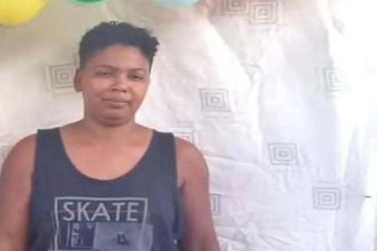 Mulher é morta a tiros em praça de Conceição do Jacuípe; ex-namorada é principal suspeita