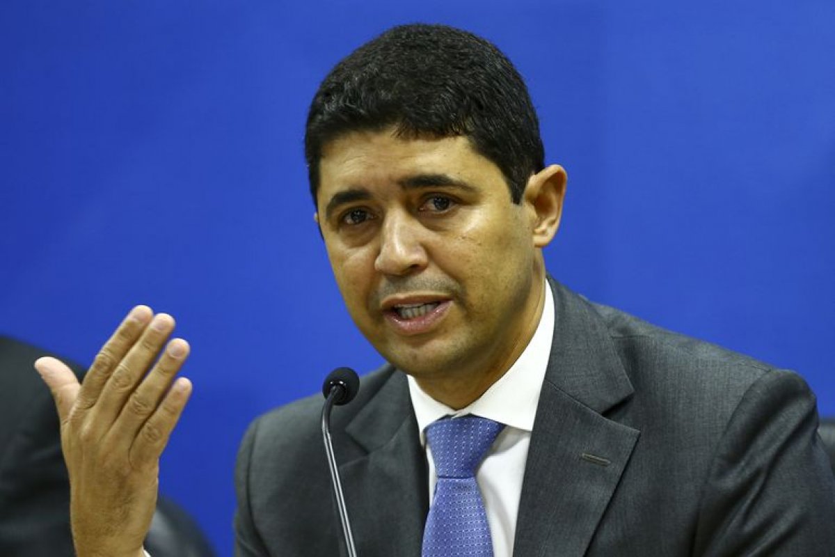 Transparência Internacional foi criada para combater corrupção e "não para fazer política", diz Ministro da CGU 
