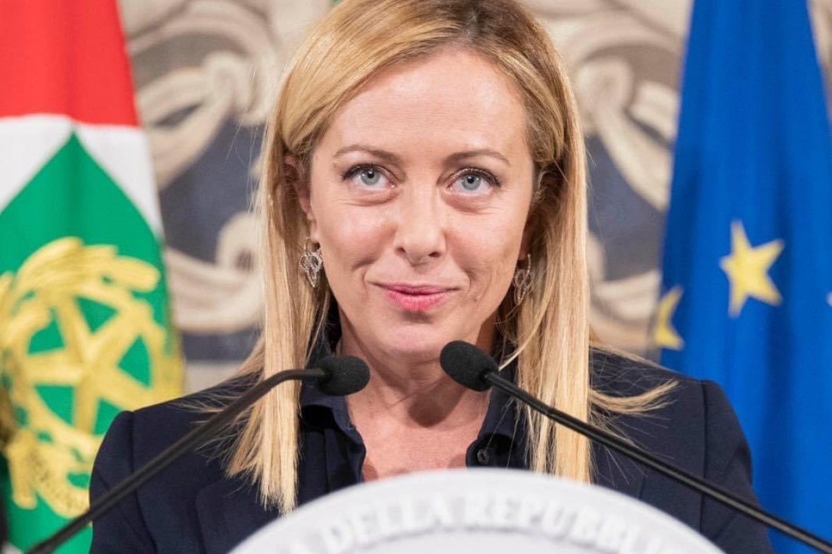 Giorgia Meloni toma posse como nova primeira-ministra italiana 
