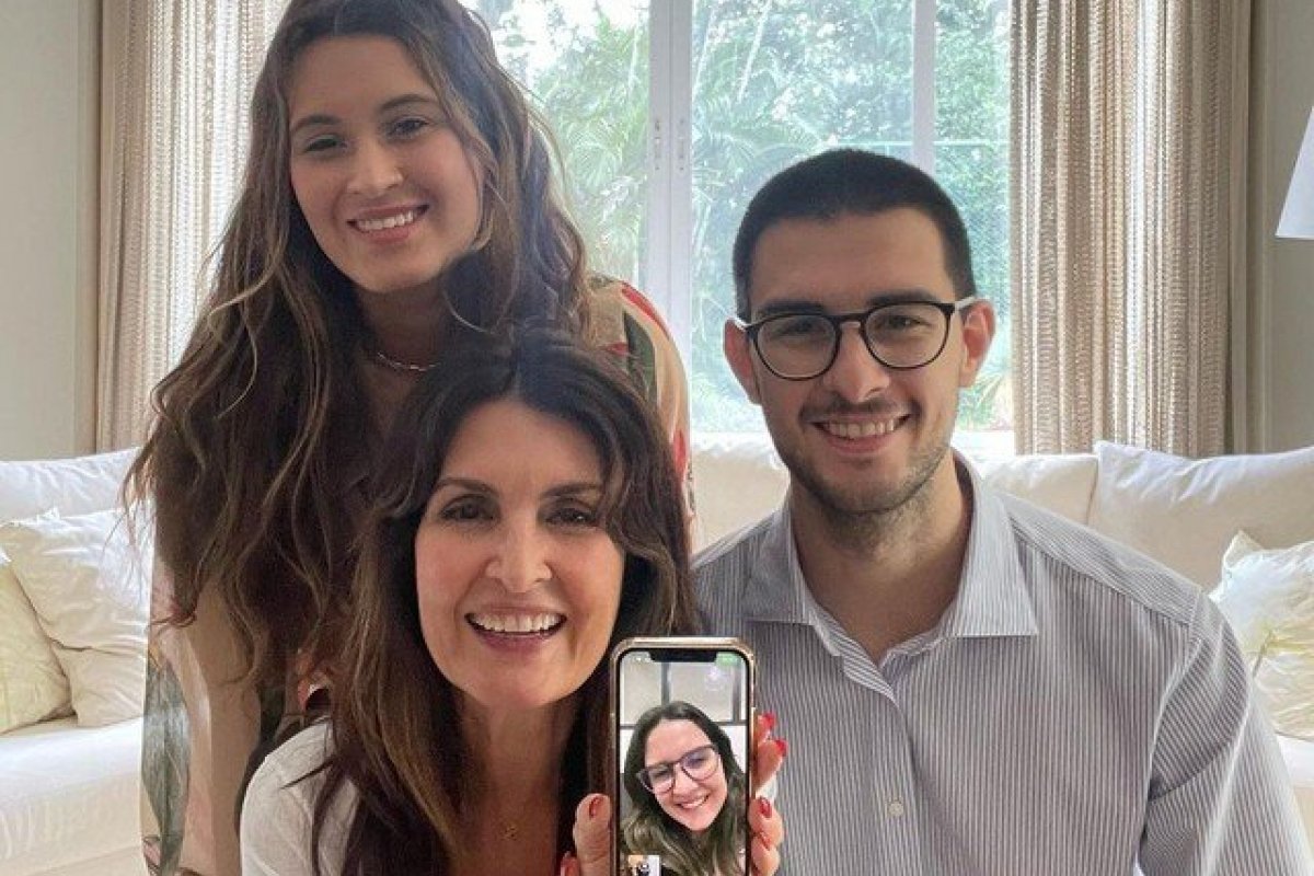 Fátima Bernardes comemora aniversário dos trigêmeos! 