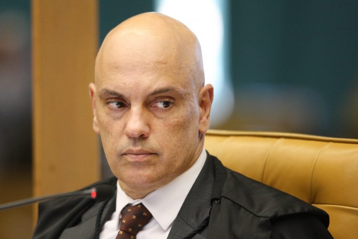 Moraes usa Twitter para destacar lei sobre punição a veículos que publicam fake news