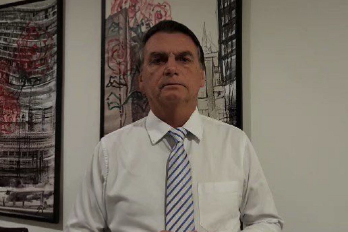 Vídeo: “O tratamento dispensado a quem atira em policial é o de bandido”, diz Bolsonaro sobre Jefferson 