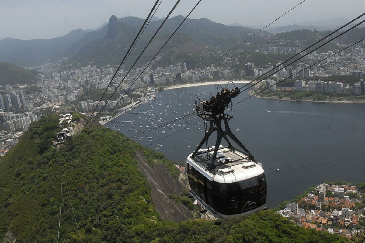 Turistas estrangeiros gastam US$ 2,7 bilhões no Brasil em 7 meses, aponta CNC