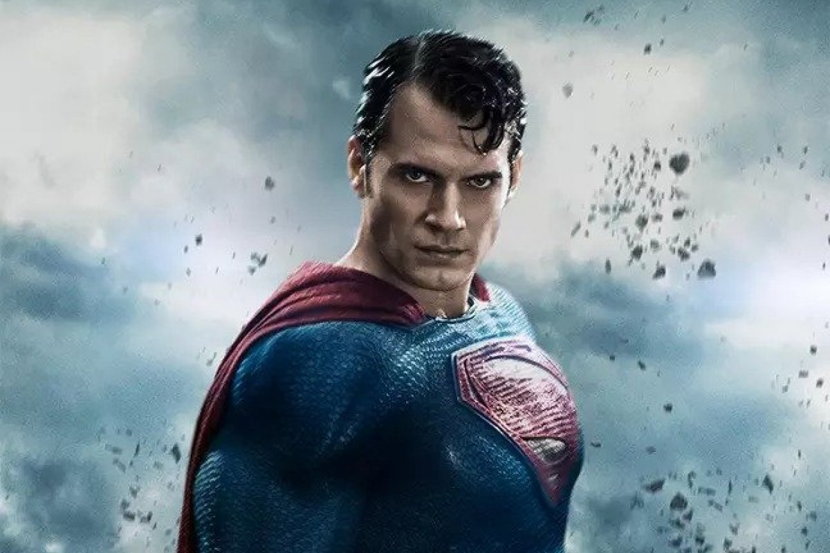 Henry Cavill confirma seu retorno ao papel de Superman