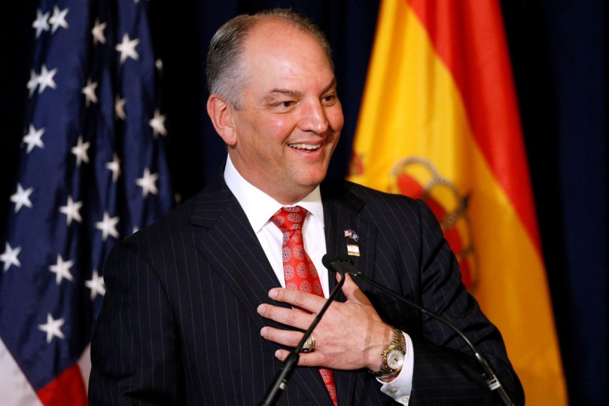 Governador democrata é reeleito em Louisiana em revés a Trump