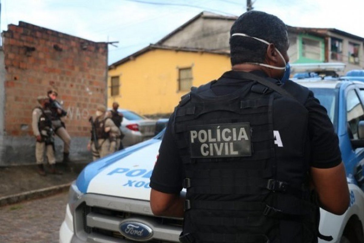 Homem é preso na Bahia acusado de matar uma pessoa a tijoladas em Goiás