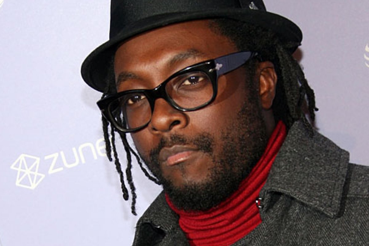 Comissária de bordo é acusada de cometer racismo contra o cantor do Black Eyed Peas 